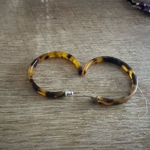 Tortoise shell hoop earrings